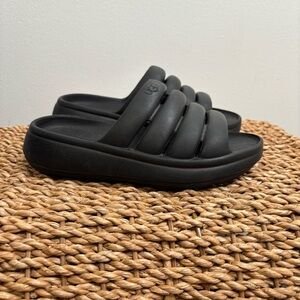Ugg‎ Sport Yeah Slide Sandal in Black Kids Size 2.